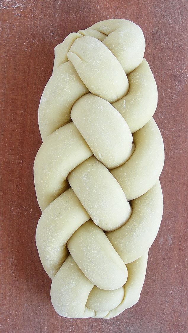 How To Braid 4 Strands Of Bread How To Braid Challah Learn To Braid Like A Pro Learn To